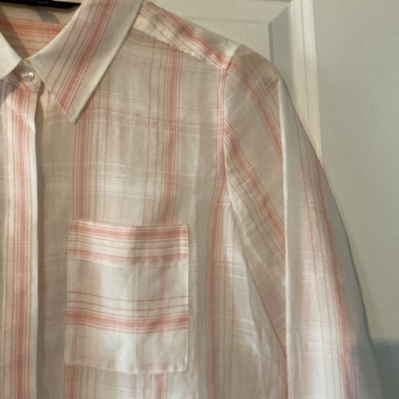 White House Black Market size 4 button down shirt long sleeves lightweight - Picture 3 of 11